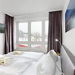 Appartementhaus Binzer Sterne 31 *